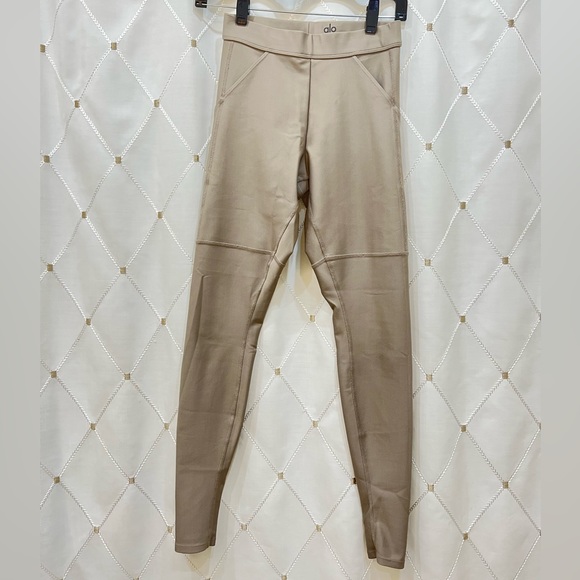 Alo High-Waist Airlift 4 Pocket Utility Legging - Picture 2 of 7